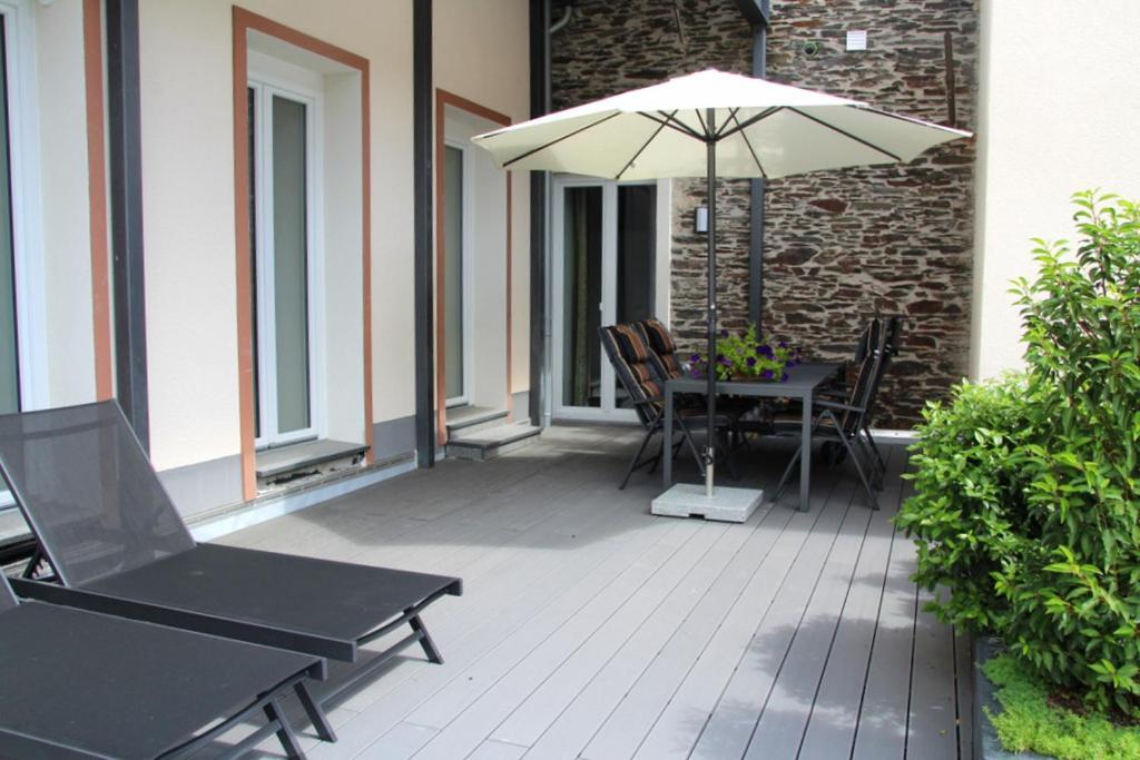 Moselromance - Luxusapartment - Grosse Terrasse - Ruhige Lage Трабен-Трарбах Экстерьер фото